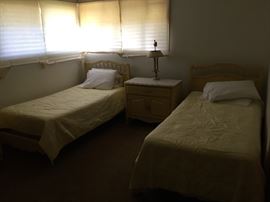 Girls twin bedroom set
