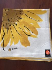 Vintage Vera napkins in a sunflower pattern