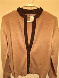 Beautiful sweater in new condition - made in France