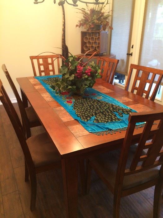 Dining table/6 chairs (turquoise cloth NOT available)