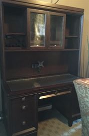 Aspen Home Office Desk
Aspen Home Office Hutch
