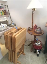 TV Tray Set, table w/lamp