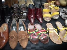 Ladies and Women's boots, shoes, cowboy and western wear...plus hats shoe size 5-6