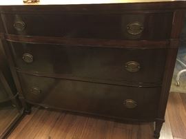 1940s Dresser with large drawers and in great condition.