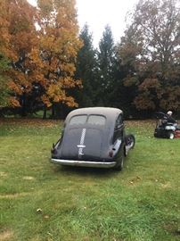 1937 PONTIAC SEDAN 2 DOOR INTAKE BORG WARNER T5 5 SPEED TRANS, 55 CHEVY 3.42:1 RAER AXLE PAINLESS WIRING SYSTEM HEADLIGHTS RESILVERED AND CONVERTED TO 12V HALOGEN BULB , ELECTRIC WIPERS, TILT COLUMN MODERN 9'630 STEERING BOX, DUAL RESIVIOR REMOTE MASTER CYLINDER  NEW BRAKES, NEW SHOCKS, FLUSHED AND SEALED, HAS NEW TANK, NEW DOOR AND WINDOW SEALS, HOT ROD GAUGES