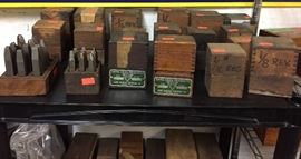 METAL STAMPS IN WOOD BOXES, LETTERS AND NUMBERS IN DIFFERENT SIZES