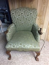 ANTIQUE CHAIR