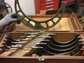 SET OF MICROMETERS IN WOOD BOX