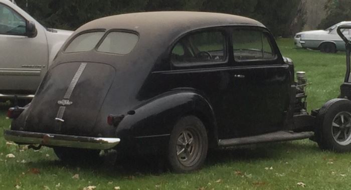 1937 PONTIAC SEDAN 2 DOOR INTAKE BORG WARNER T5 5 SPEED TRANS, 55 CHEVY 3.42:1 RAER AXLE PAINLESS WIRING SYSTEM HEADLIGHTS RESILVERED AND CONVERTED TO 12V HALOGEN BULB , ELECTRIC WIPERS, TILT COLUMN MODERN 9'630 STEERING BOX, DUAL RESIVIOR REMOTE MASTER CYLINDER  NEW BRAKES, NEW SHOCKS, FLUSHED AND SEALED, HAS NEW TANK, NEW DOOR AND WINDOW SEALS, HOT ROD GAUGES