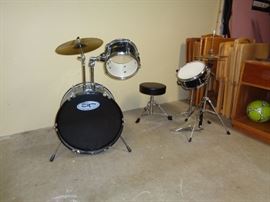 childs drum set