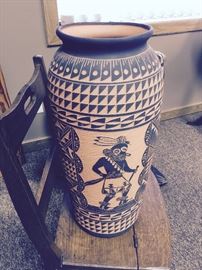 Large Acoma jardinare