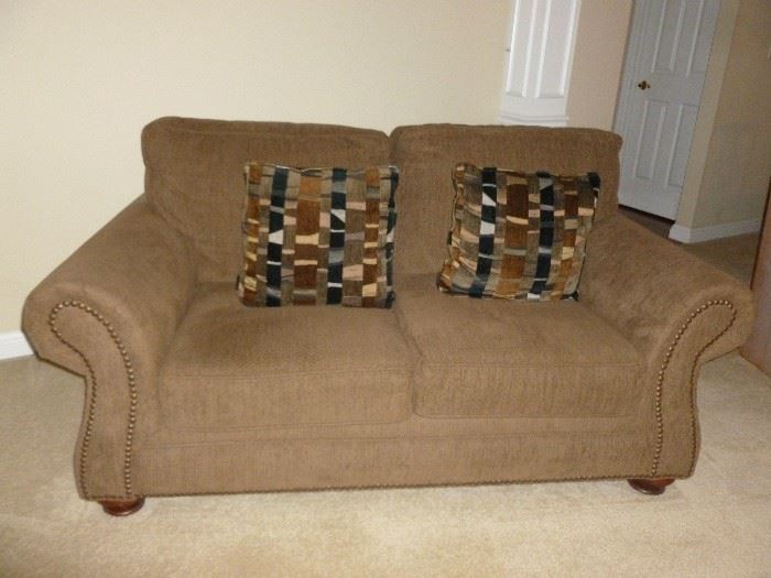 Matching Loveseat..sofa is more true to color