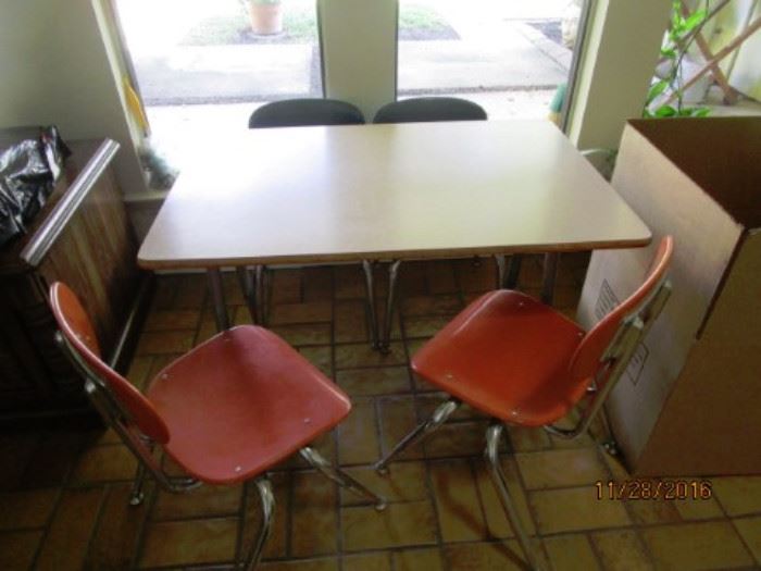 Children's table and 4 chairs