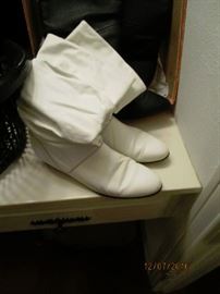 WHITE BOOTS GOIN WALKING