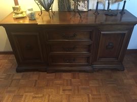 Hallway storage unit