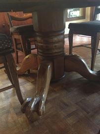 Pedestal base (clawfoot) for dining room table