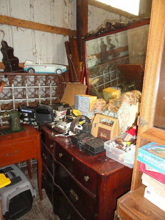 Estate/Tag Sale Inside Private Home in Kouts, IN starts on 11/17/2016