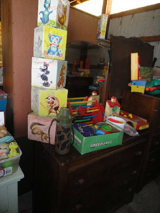 Estate/Tag Sale Inside Private Home in Kouts, IN starts on 11/17/2016