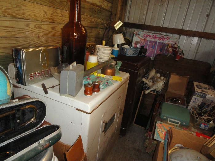 Estate/Tag Sale Inside Private Home in Kouts, IN starts on 11/17/2016