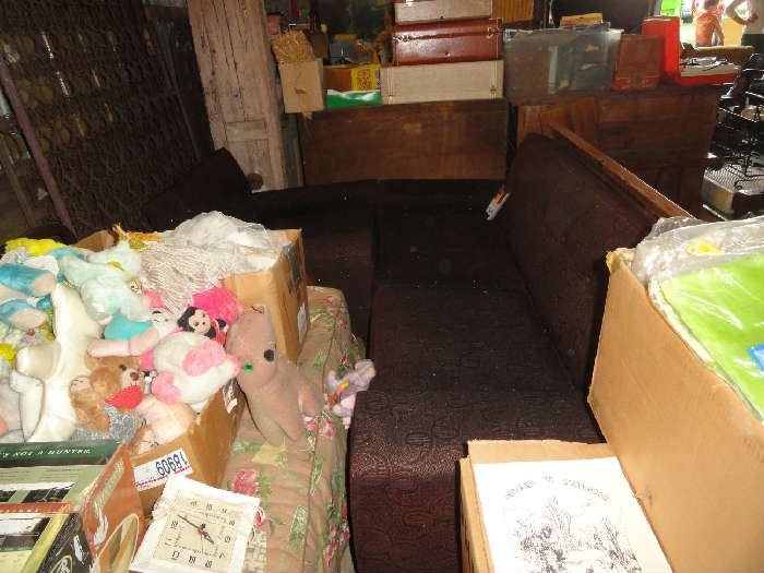 Estate/Tag Sale Inside Private Home in Kouts, IN starts on 11/17/2016