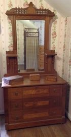 1800s Oak Victorian dresser ( matches the wash stand)