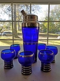 Cool 1930s Cocktail Shaker and 6 glasses