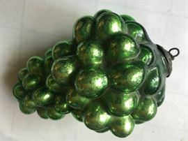 Antique ornament Grape Kuegel
