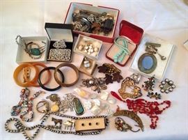 Old jewelry including Bakelite