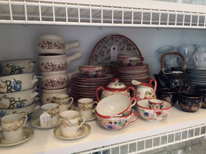 Miscellaneous antique and vintage porcelain. 