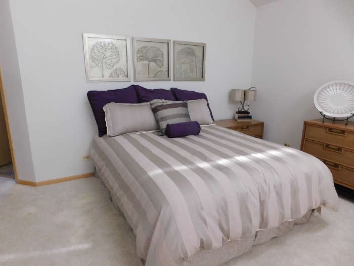 Stearns & Foster Queen Mattress  - Matching bedding set w/pillows