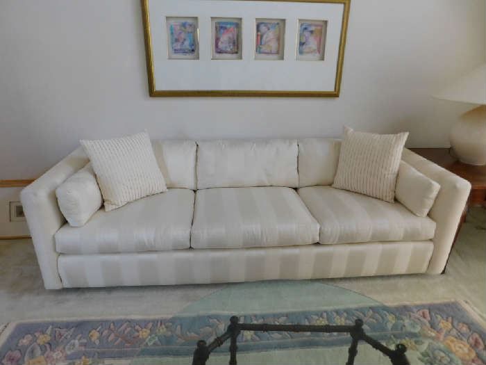 Super looking, matching couch and love seat