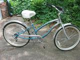 Huffy Women's Bicycle using Schwinn Design.