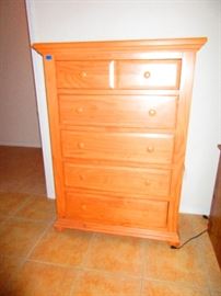 Broyhill Fontana chest of drawers
