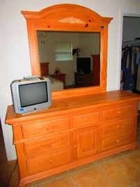 Broyhill Fontana dresser & mirror