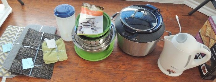 Kitchen electronics / small appliances