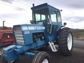 Ford 8600 tractor