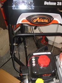 Ariens Deluxe 28 Snow Blower HARDLY USED! Electric start and Xenon head lamp. 