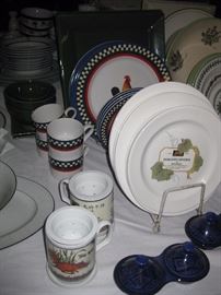 Wedgewood Grand Gourmet 8 pieces                                     "Ella's Rooster" set of 4