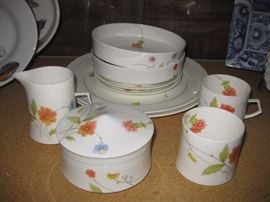 Mikasa "Just Flowers" set of 2