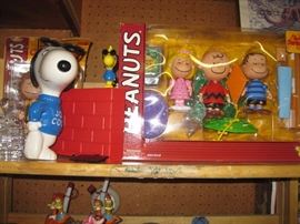 Peanuts figurines