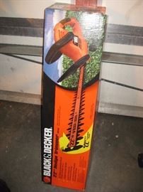 Black & Decker 22" hedge trimmer still in the box
