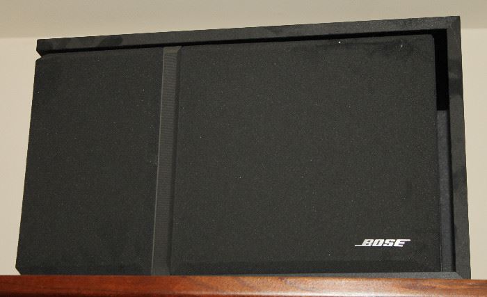 Bose Speaker Pair 301 Series III

Overall very good condition, adult owned, no smoking, no pets.
Tested and working. At half volume, the speakers sounded GREAT. Too loud to turn up any further in the townhome. Very clear sound. Adult owned, non smoking, non pet home. These are terrific speakers.