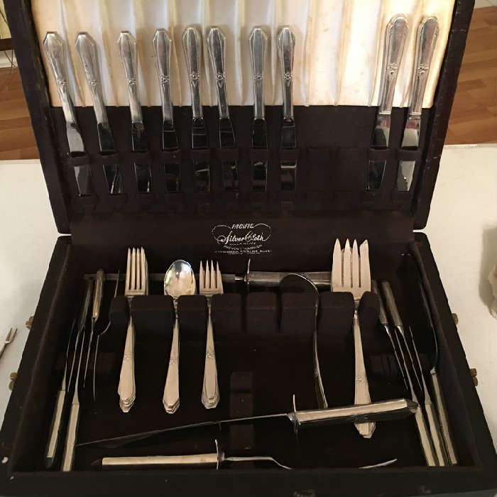 QUEEN BEE ESTATE TIL YOU DROP starts on 11/10/2016