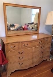 2pc Vintage Bedroom Set: Dresser with Mirror