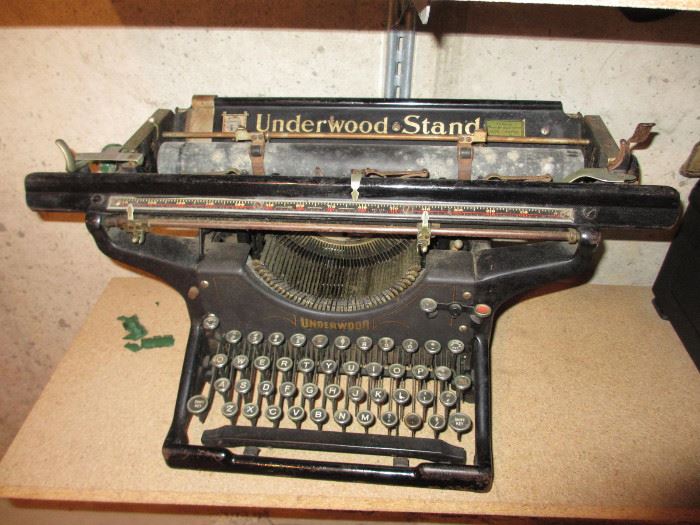 Underwood Standard wide carriage vintage typewriter