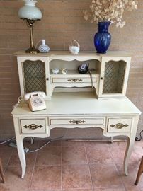 Provincial Style Desk