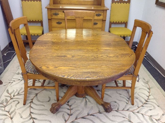 Antique Solid Oak Dining Table w/ Three Leaves - Detail