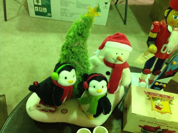 Plush Holiday Musical Penquins w/ Snowman & Tree