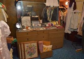 Vintage Dresser / Chest of Drawers with Mirror