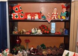 Vintage Christmas Ornaments & Decor